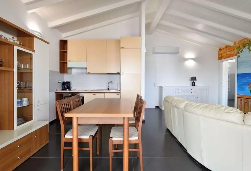 Majatalo Arbatax Sa Omu Bianca