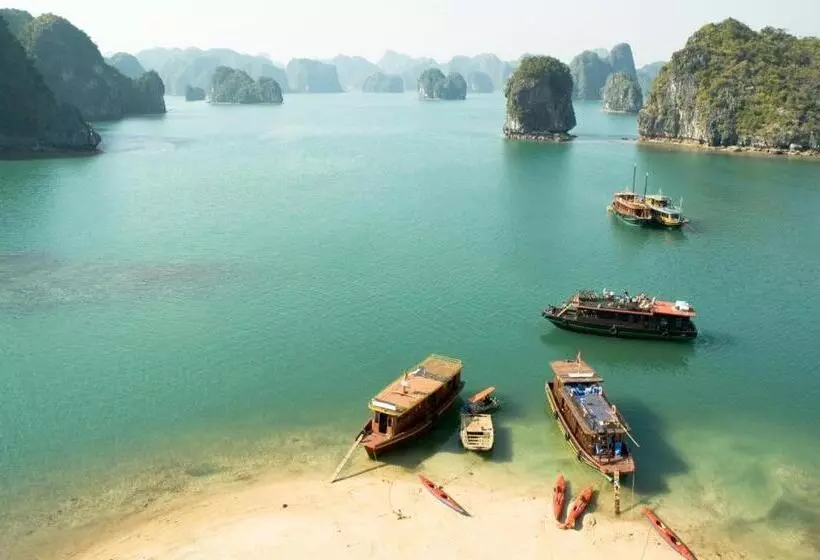 Hoang Phuc Hotel Cat Ba