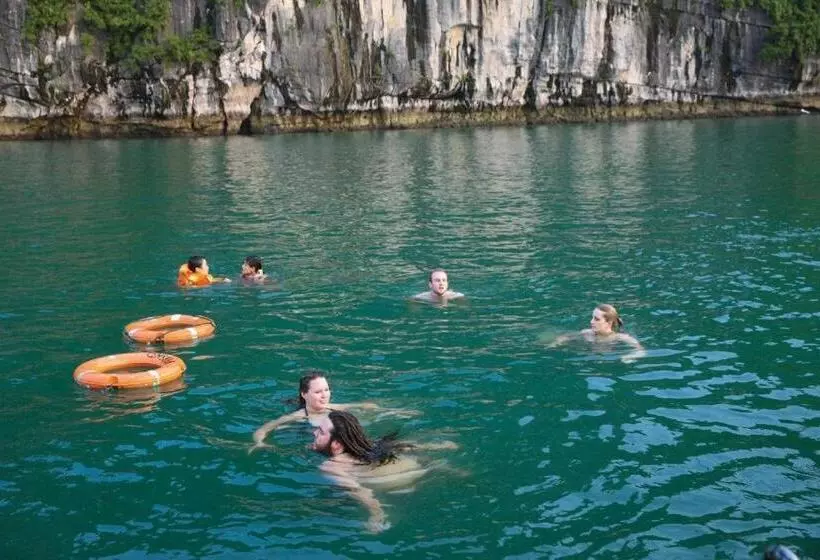 Hoang Phuc Hotel Cat Ba