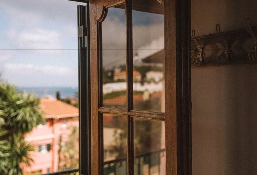 Nice Way Cascais Hostel & Surf Camp