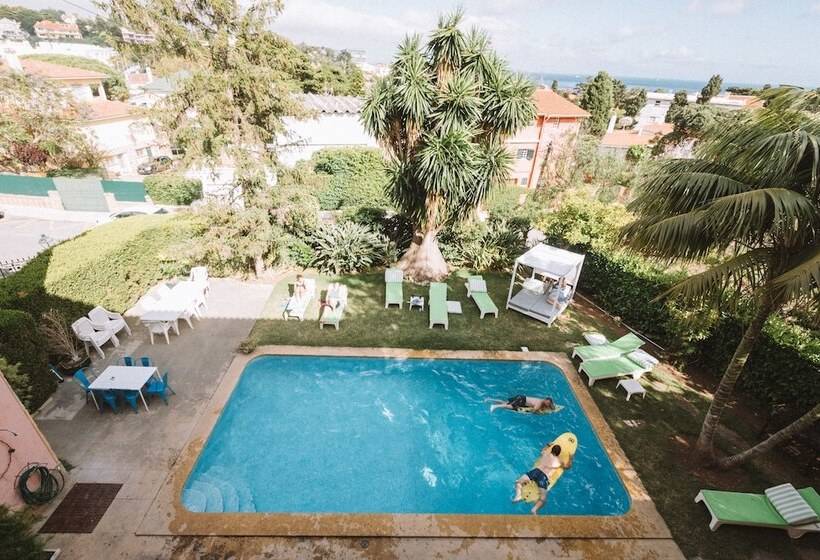 Nice Way Cascais Hostel & Surf Camp