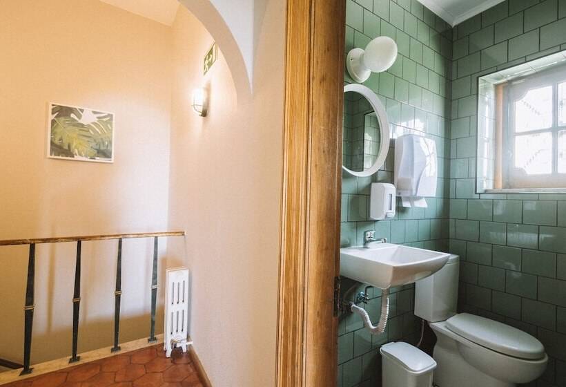 Nice Way Cascais Hostel & Surf Camp