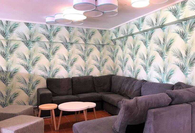 Nice Way Cascais Hostel & Surf Camp