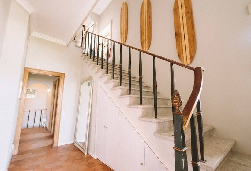 Nice Way Cascais Hostel & Surf Camp