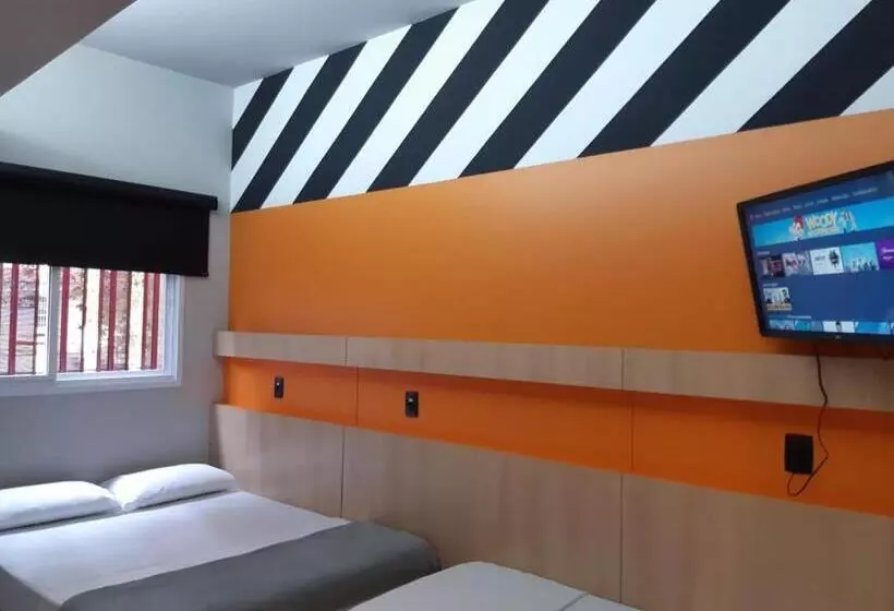 Artsy Vitoria Hostel