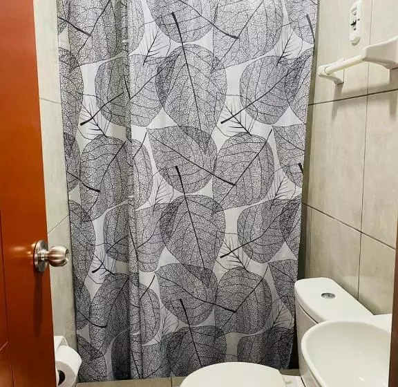 تختخواب و صبحانه Sunset Hostel Airport