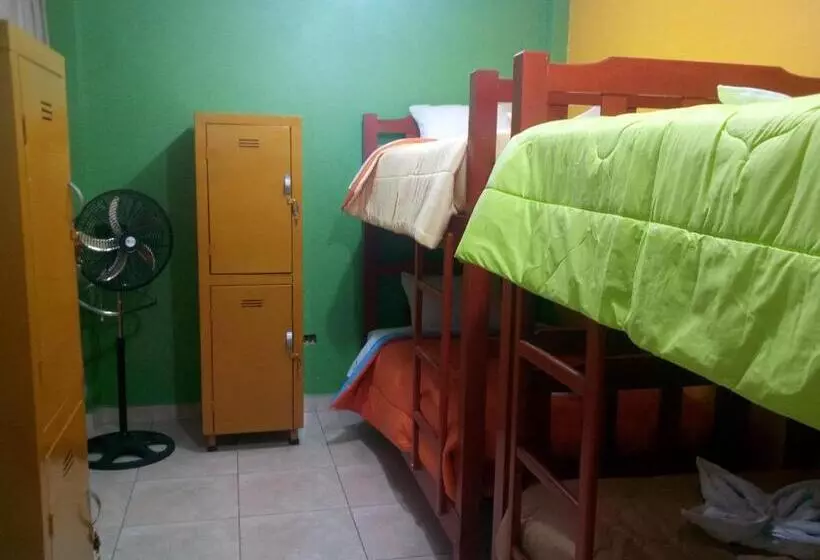 تختخواب و صبحانه Sunset Hostel Airport