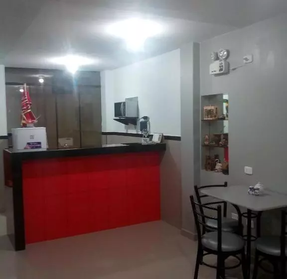 تختخواب و صبحانه Sunset Hostel Airport