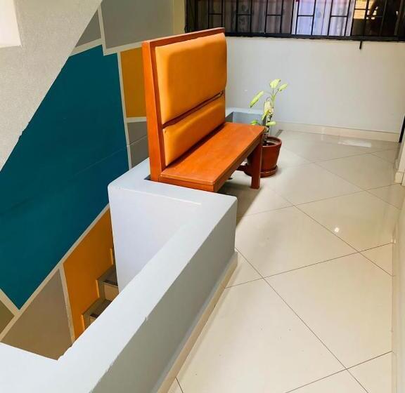 تختخواب و صبحانه Sunset Hostel Airport