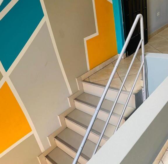 تختخواب و صبحانه Sunset Hostel Airport