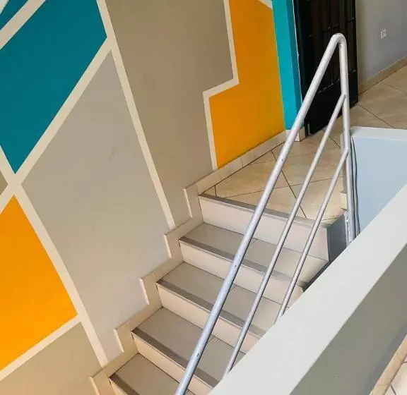 تختخواب و صبحانه Sunset Hostel Airport