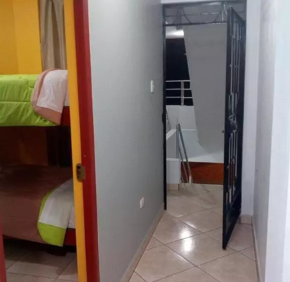 تختخواب و صبحانه Sunset Hostel Airport