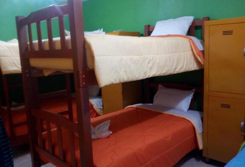 تختخواب و صبحانه Sunset Hostel Airport