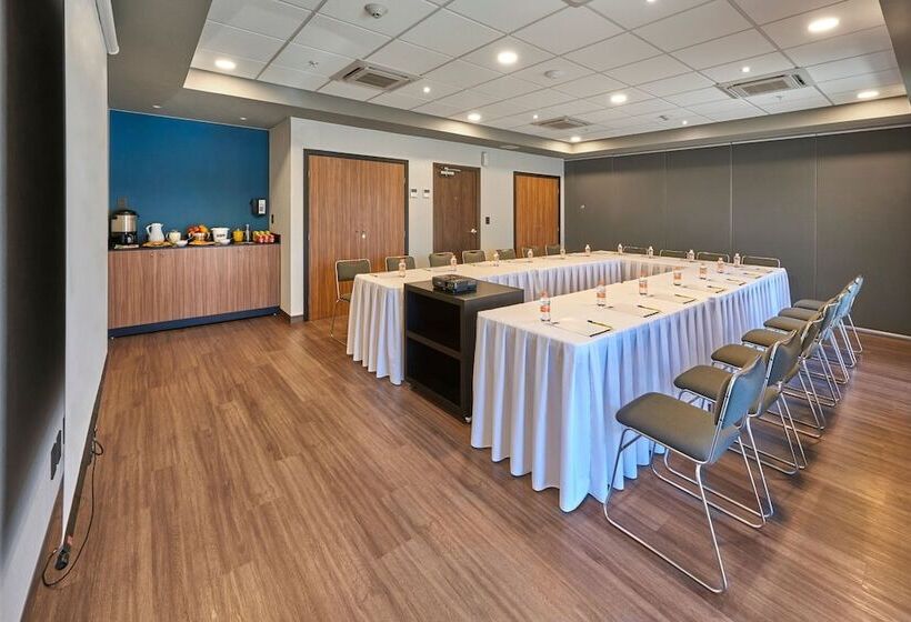 فندق City Express By Marriott Comitán