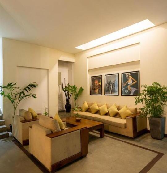 هتل Grand Rockland