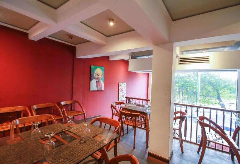 هتل Grand Rockland