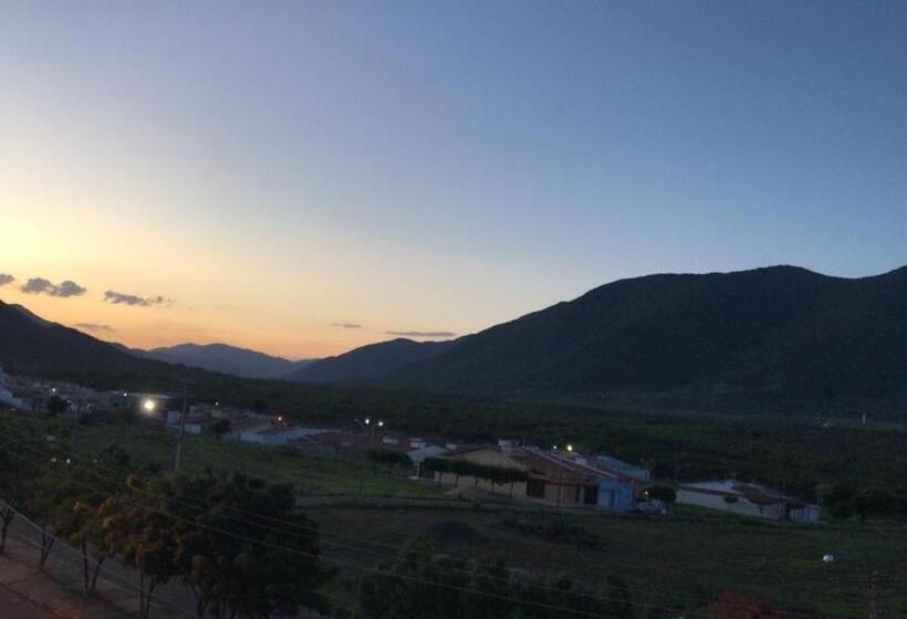 בית מלון כפרי Seller