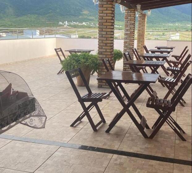 בית מלון כפרי Seller