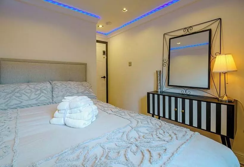 ペンション Central London Hub