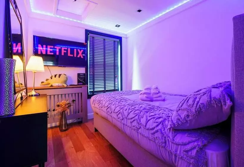 ペンション Central London Hub