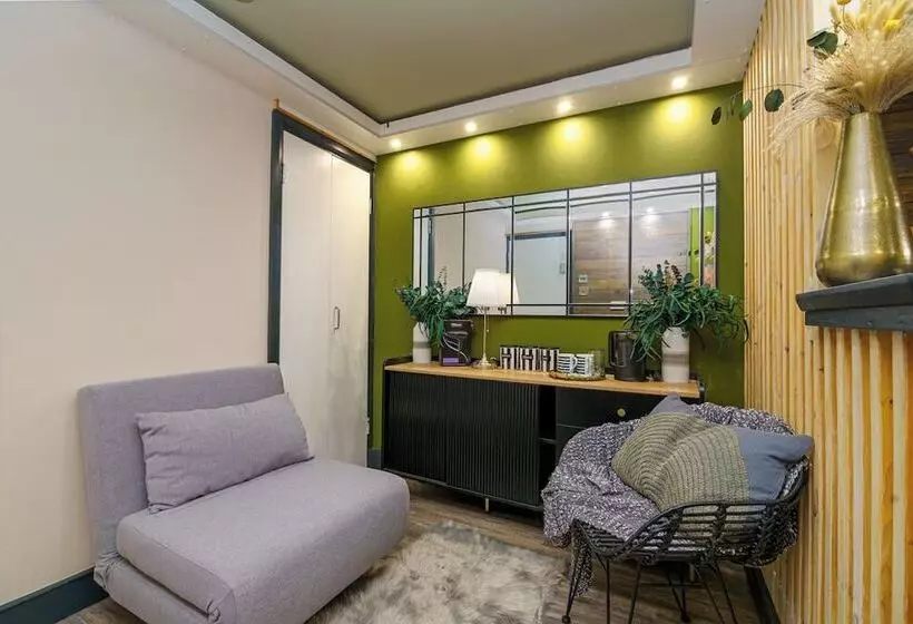 ペンション Central London Hub