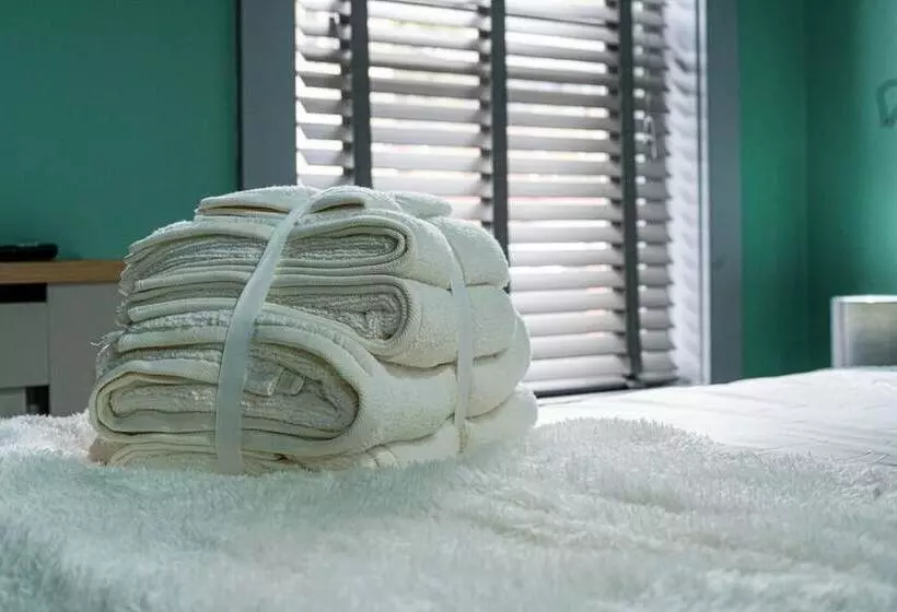 ペンション Central London Hub