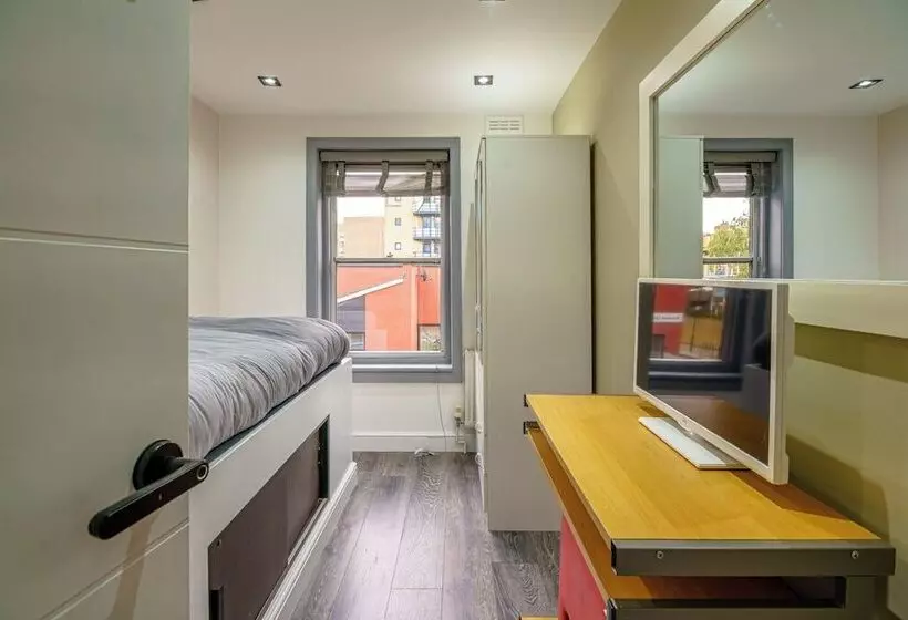 ペンション Central London Hub