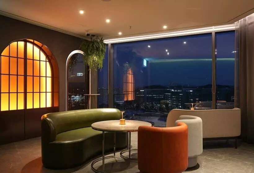 هتل Courtyard By Marriott Seoul Botanic Park