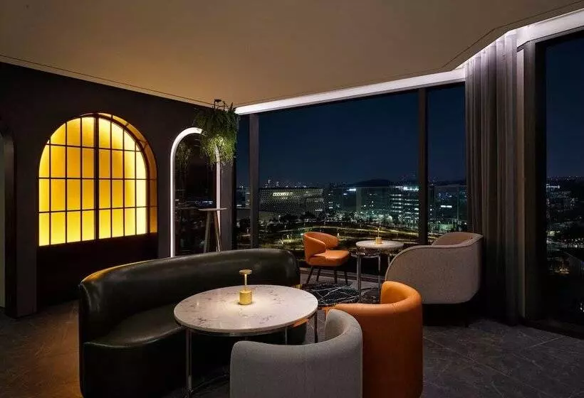 هتل Courtyard By Marriott Seoul Botanic Park