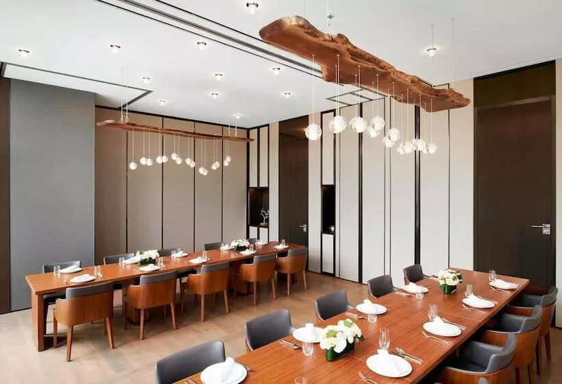 هتل Courtyard By Marriott Seoul Botanic Park