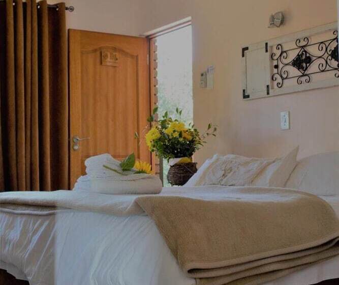 בית מלון כפרי Eldorado Lodge Cc