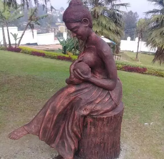 هتل Kigezi Gardens Inn