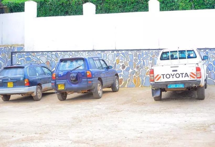 هتل Kigezi Gardens Inn