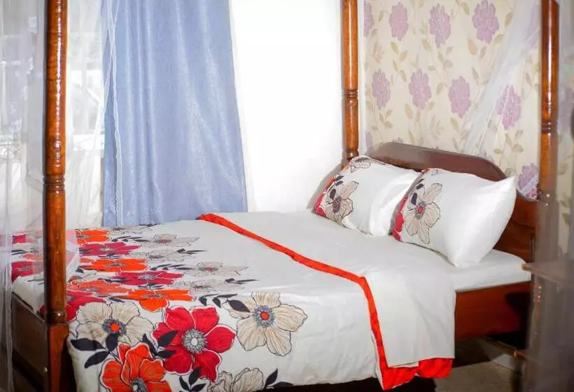 هتل Kigezi Gardens Inn