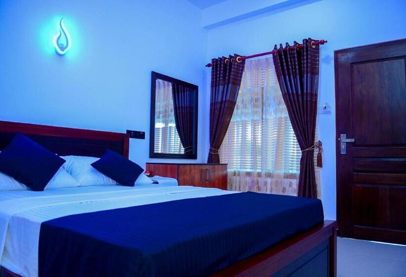 호텔 Liyonaa Beach