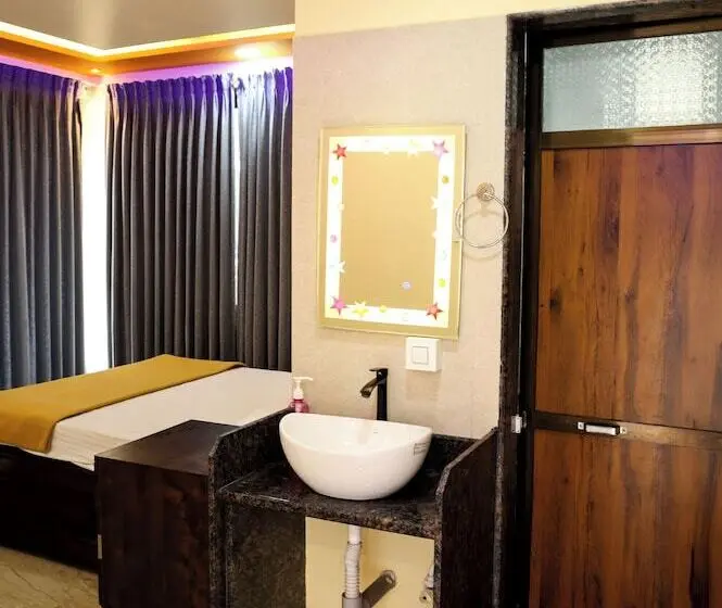 ホテル Vr Rudra Residency
