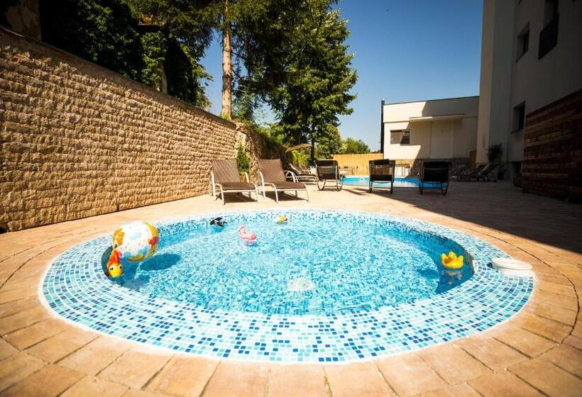 A Hoteli   Hotel Slatina