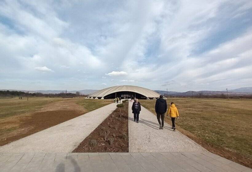 هاستل Bloom Inn