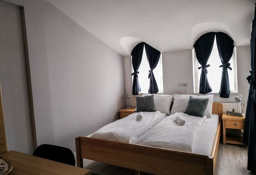 هاستل Bloom Inn