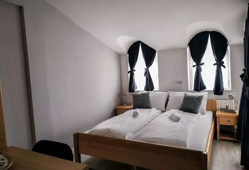 هاستل Bloom Inn