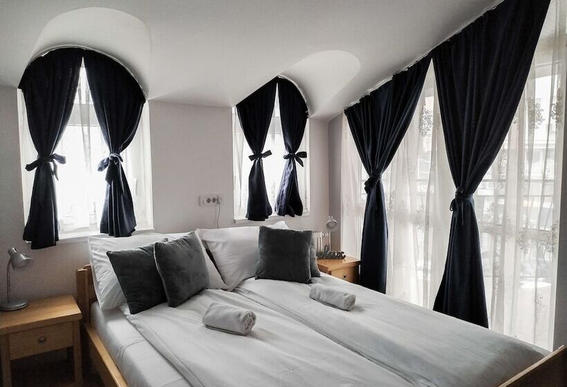 هاستل Bloom Inn