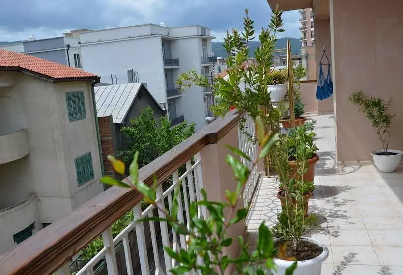 تختخواب و صبحانه 125