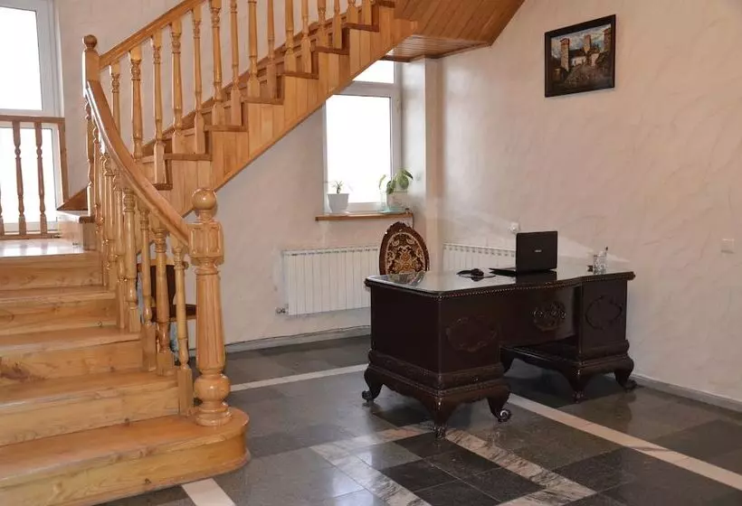 تختخواب و صبحانه 125