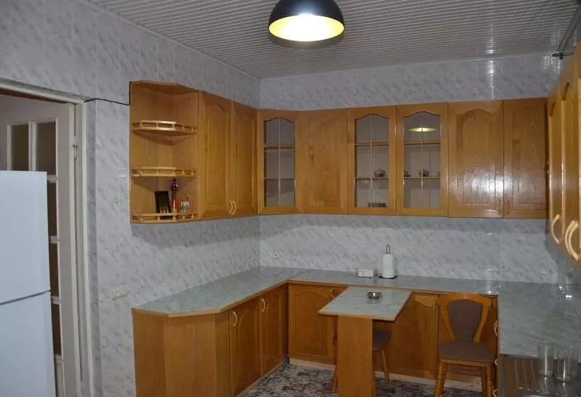 تختخواب و صبحانه 125