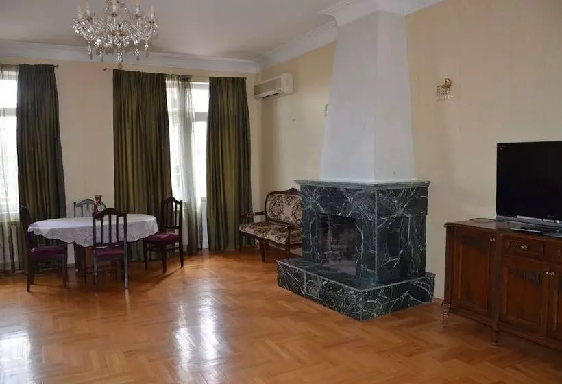 تختخواب و صبحانه 125