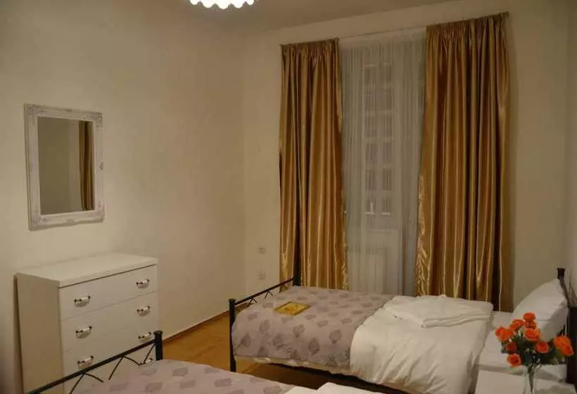 تختخواب و صبحانه 125