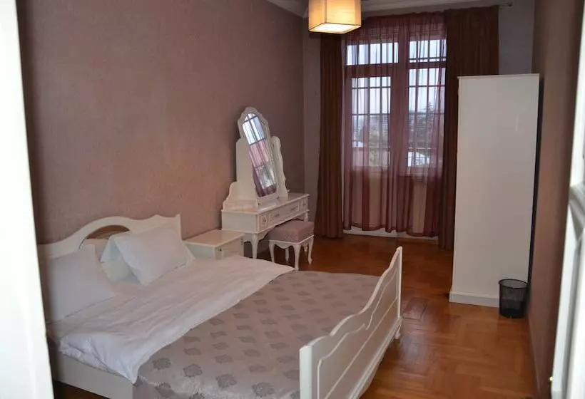 تختخواب و صبحانه 125