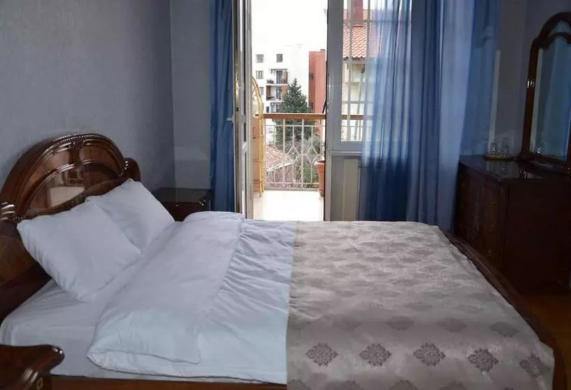 تختخواب و صبحانه 125