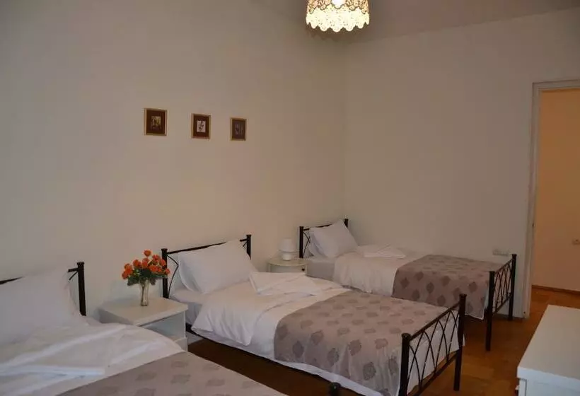 تختخواب و صبحانه 125