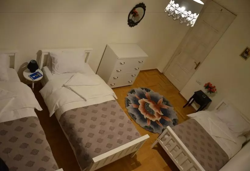 تختخواب و صبحانه 125